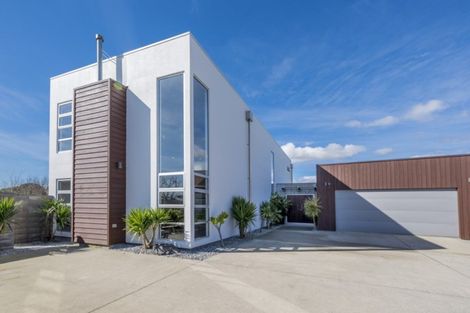 Photo of property in 24 Okarito Avenue, Levin, 5510