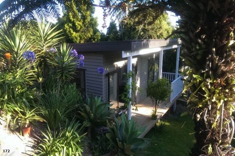 Photo of property in 26 Peter Terrace, Castor Bay, Auckland, 0620