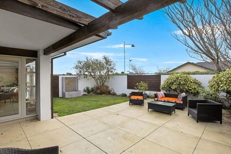 Photo of property in 16 East Ellington Drive, Mairehau, Christchurch, 8052