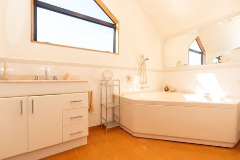 Photo of property in 18 Cherrywood Street, Pukete, Hamilton, 3200