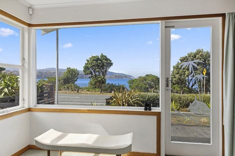 Photo of property in 130 Breaker Bay Road, Breaker Bay, Wellington, 6022