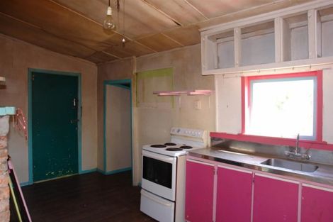 Photo of property in 17 Gloag Street, Waverley, 4510