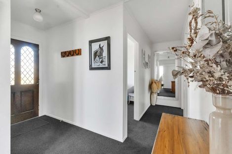 Photo of property in 105 Omata Road, Marfell, New Plymouth, 4310