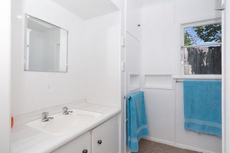 Photo of property in 17 Drake Street, Waikawa Beach, Manakau, 5573