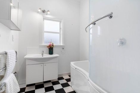 Photo of property in 1/91 Nile Road, Milford, Auckland, 0620