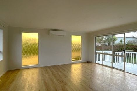 Photo of property in 58 Oreil Avenue, West Harbour, Auckland, 0618