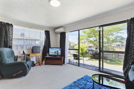 Photo of property in 1/71 Royal Park Drive, Parklands, Christchurch, 8083