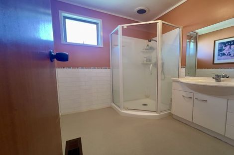 Photo of property in 1/12 Bungalow Avenue, Point Chevalier, Auckland, 1022