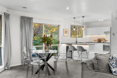 Photo of property in 11 Gilders Grove, Heathcote Valley, Christchurch, 8022