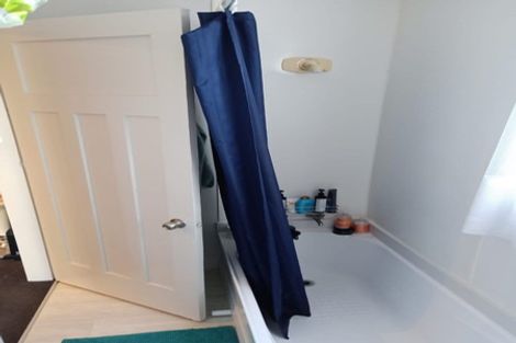 Photo of property in 1/1b Birkenhead Avenue, Birkenhead, Auckland, 0626