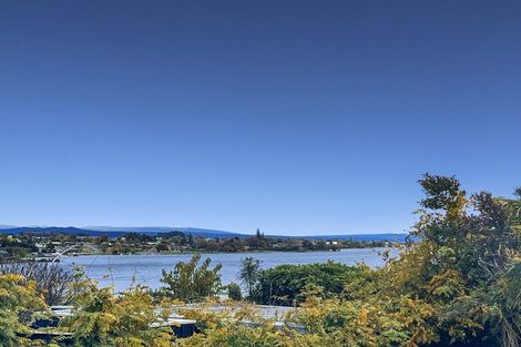 Photo of property in 186 Lake Terrace, Hilltop, Taupo, 3330