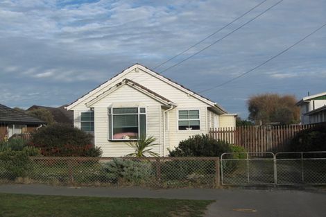 Photo of property in 28 Pine Avenue, New Brighton, Christchurch, 8061
