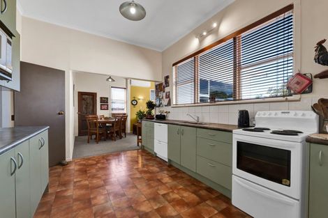 Photo of property in 10 Morrissey Street, Hawera, 4610