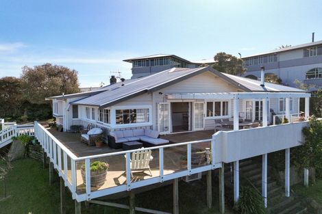 Photo of property in 21 Cobden Road, Bluff Hill, Napier, 4110