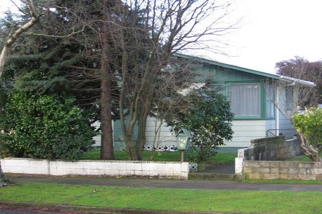 Photo of property in 138 Ruamahanga Crescent, Terrace End, Palmerston North, 4410