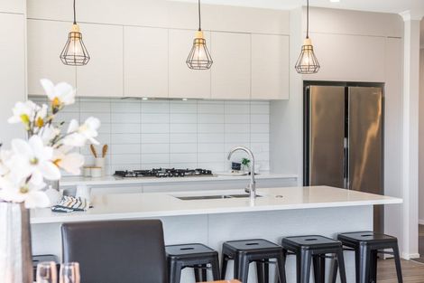 Photo of property in 21 Rotorua Grove, Aotea, Porirua, 5024