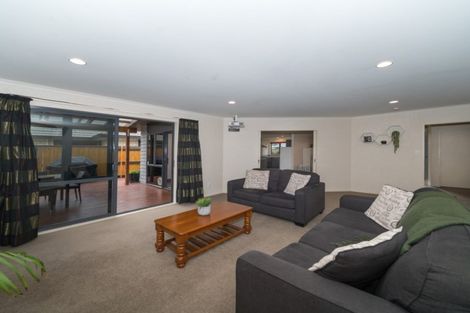 Photo of property in 32 Tennyson Avenue, Kelvin Grove, Palmerston North, 4414