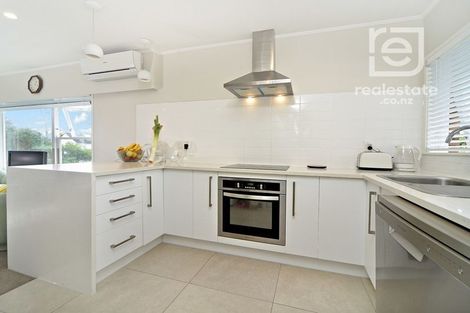 Photo of property in 1/108 Huia Road, Point Chevalier, Auckland, 1022