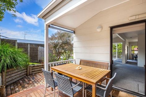 Photo of property in 2/32 Palliser Lane, Browns Bay, Auckland, 0630