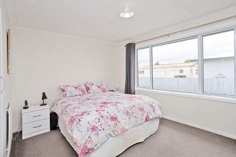 Photo of property in 220 Mcquarrie Street, Kingswell, Invercargill, 9812