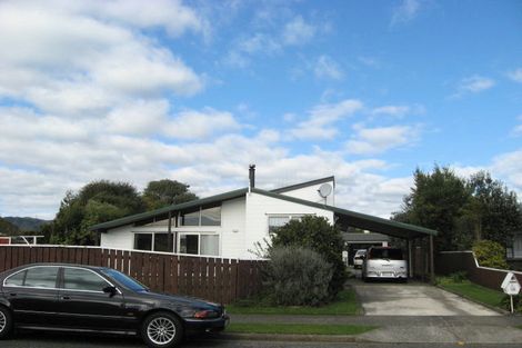 Photo of property in 16 Avon Street, Levin, 5510