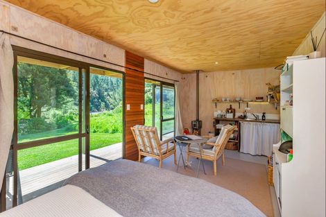 Photo of property in 803 Gladstone Road, Levin, 5571