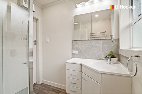 Photo of property in 18 District Road, Roseneath, Port Chalmers, 9023