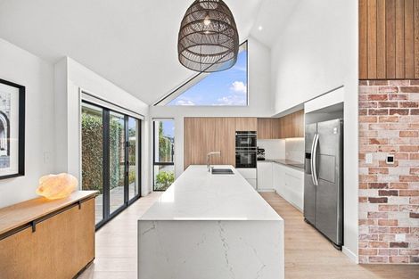 Photo of property in 225 Springfield Road, St Albans, Christchurch, 8014