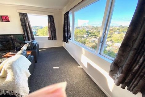 Photo of property in 131 Ruskin Road, Newlands, Wellington, 6037