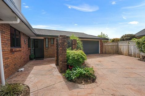 Photo of property in 21a Kinross Drive, Merrilands, New Plymouth, 4312