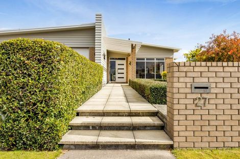 Photo of property in 27 Montague Grove, Stratford, 4332