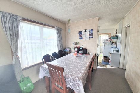 Photo of property in 15 Grande Vue Road, Papatoetoe, Auckland, 2025