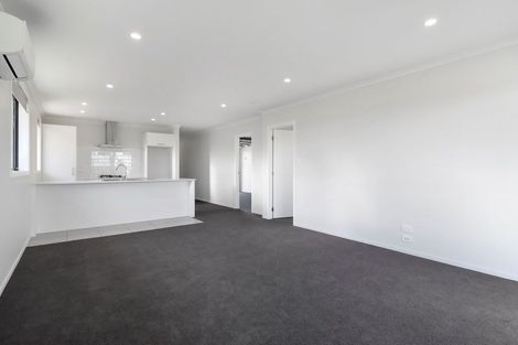 Photo of property in 43 Waruhia Crescent, Rototuna North, 3281