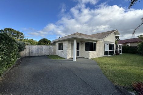 Photo of property in 23 Chalmers Close, Orewa, 0931