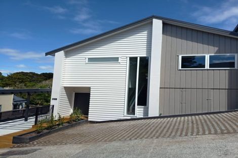 Photo of property in 39 Tui Glen Road, Birkenhead, Auckland, 0626