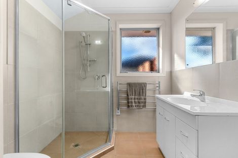 Photo of property in 82 Barbados Way, One Tree Point, 0118