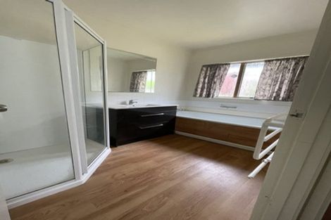 Photo of property in 14 Teviot Place, Totara Vale, Auckland, 0629