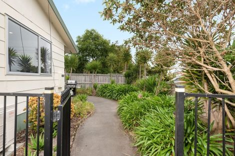 Photo of property in 3b Redditch Place, Papamoa Beach, Papamoa, 3118