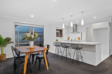 Photo of property in 10 Kahuparere Crescent, Pyes Pa, Tauranga, 3112