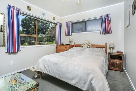 Photo of property in 4 King Richard Place, Browns Bay, Auckland, 0630