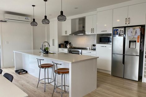 Photo of property in 15 Skipjack Pass, Silverdale, 0932