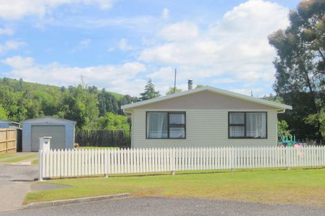 Photo of property in 12 Tarata Place, Manunui, Taumarunui, 3924