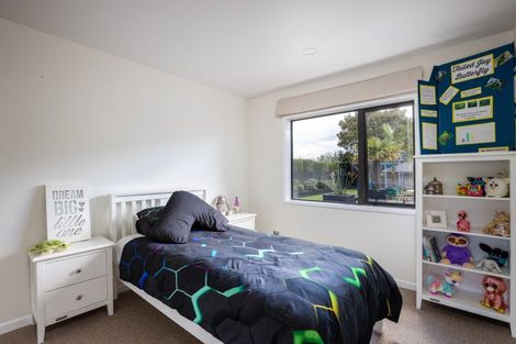 Photo of property in 5-7 Adam Lile Drive, Highlands Park, New Plymouth, 4312