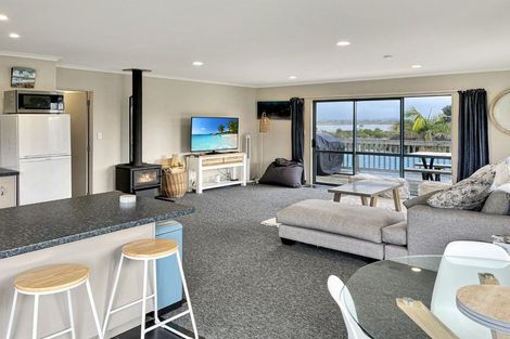 Photo of property in 560 Pukehina Parade, Pukehina, 3189