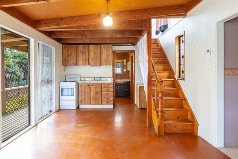 Photo of property in 17 Harbour View Road, Leigh, 0985