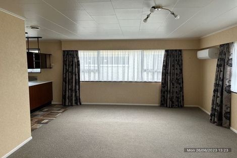 Photo of property in 10 Cambridge Street, Pahiatua, 4910