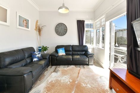 Photo of property in 1/6 Sundown Avenue, Manly, Whangaparaoa, 0930