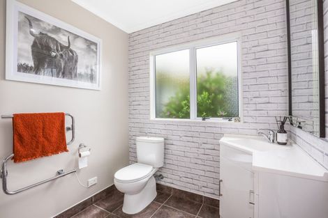 Photo of property in 11 Te Puia Drive, Aotea, Porirua, 5024