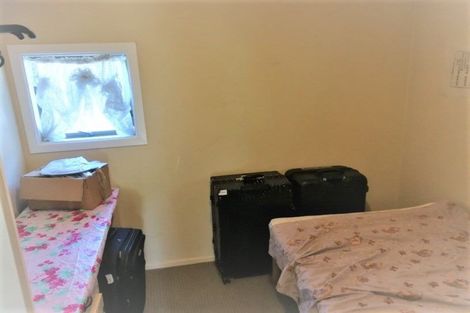 Photo of property in 1 Rogan Street, Mount Roskill, Auckland, 1041