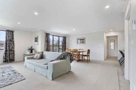 Photo of property in 42 Feist Street, Carterton, 5713